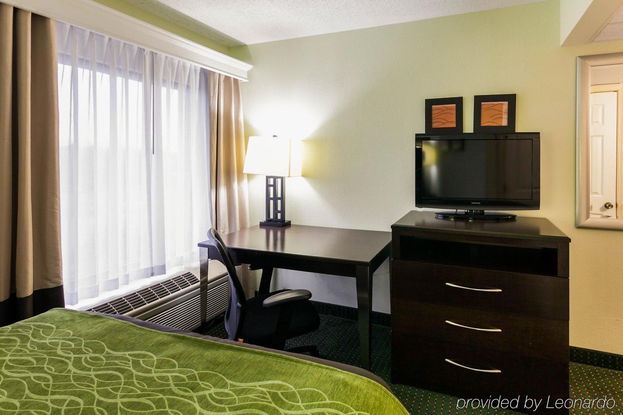 Hotel Comfort & Norman Cornelius