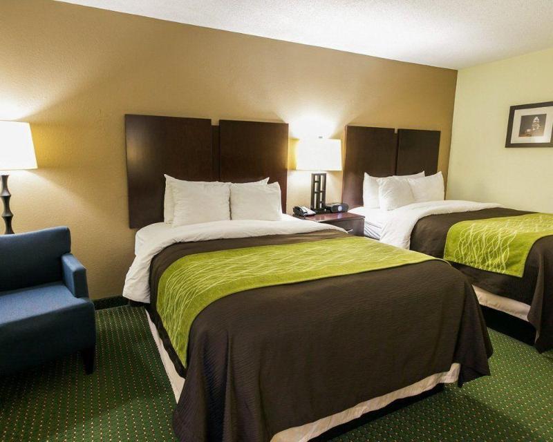 Hotel Comfort & Norman Cornelius