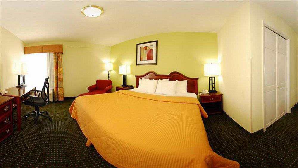 Hotel Comfort & Norman Cornelius