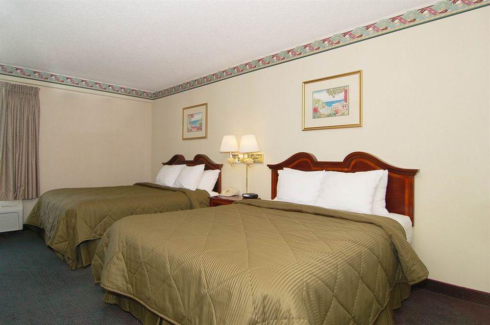Hotel Comfort & Norman Cornelius